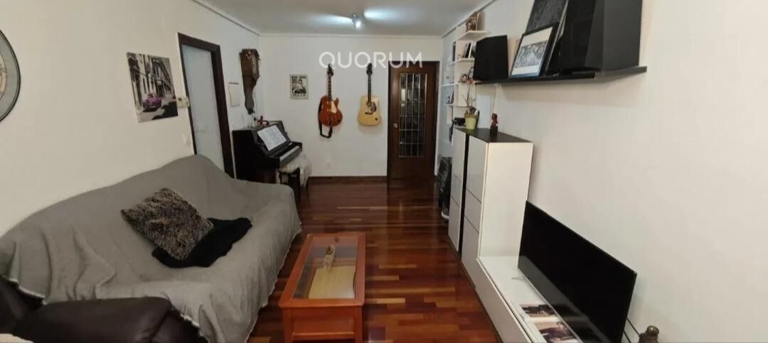 Living room of Flat for sale in Bilbao   with Heating and Furnished