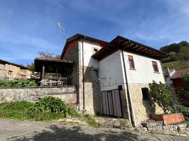 Casa amb jardí en venda a Cangas de Onís