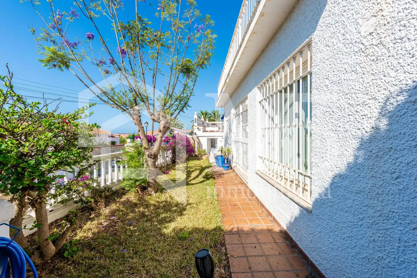 Vista exterior de Casa o chalet en venta en Vélez-Málaga con Jardín privado, Terraza y Piscina
