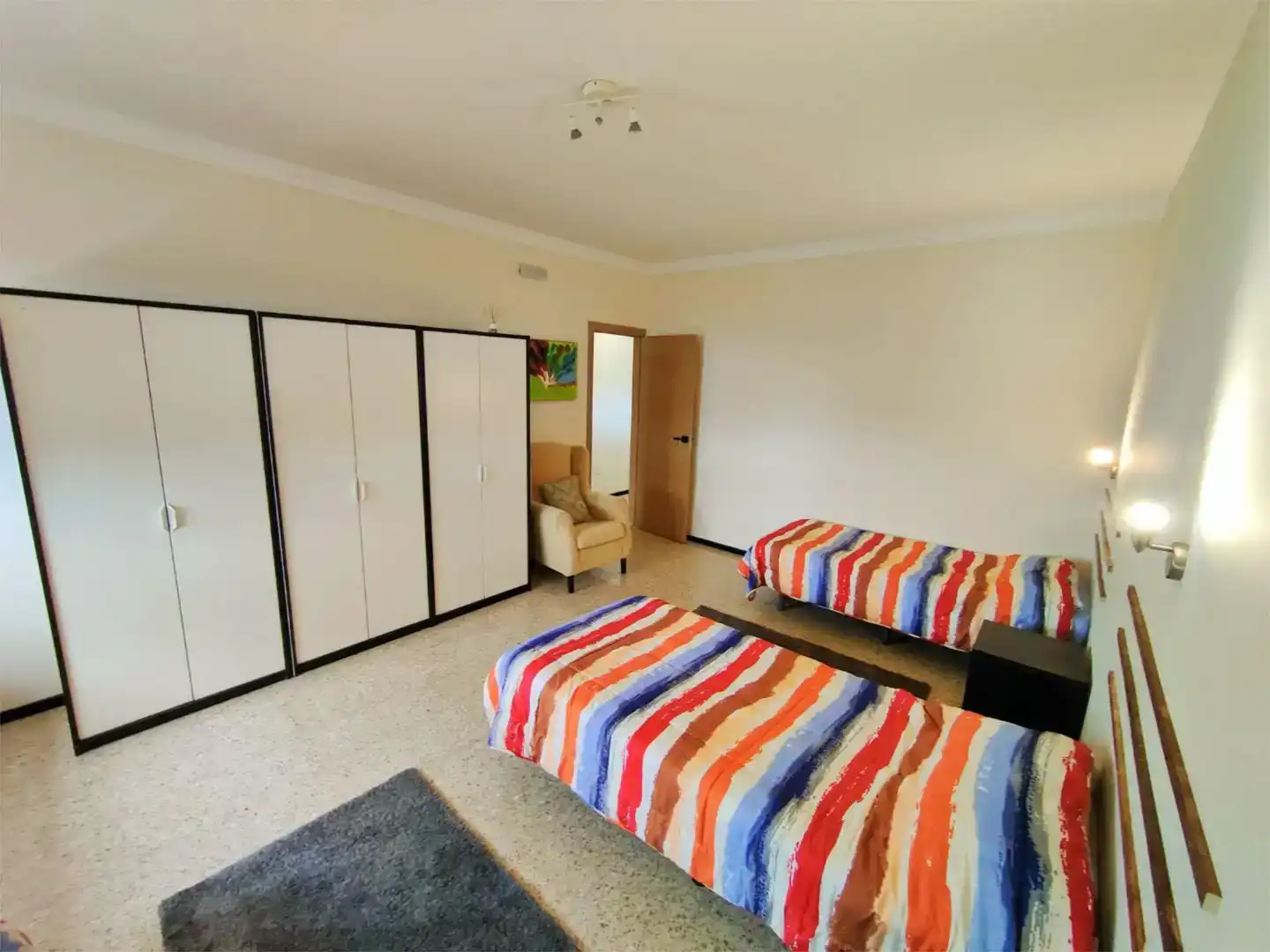 Dormitori de Apartament de lloguer en Las Palmas de Gran Canaria amb Moblat i Balcó