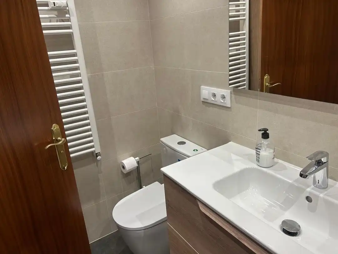 Badezimmer von Wohnung zur Miete in Vitoria - Gasteiz mit Heizung, Terrasse und Abstellraum