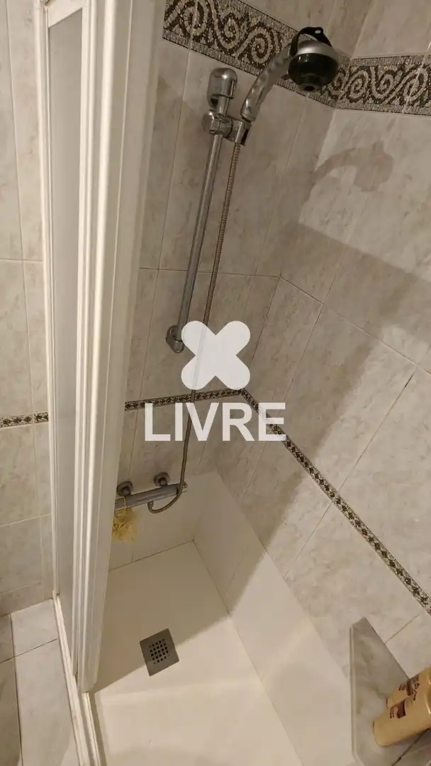 Baño de Piso en venta en Barcelona con Calefacción y Balcón
