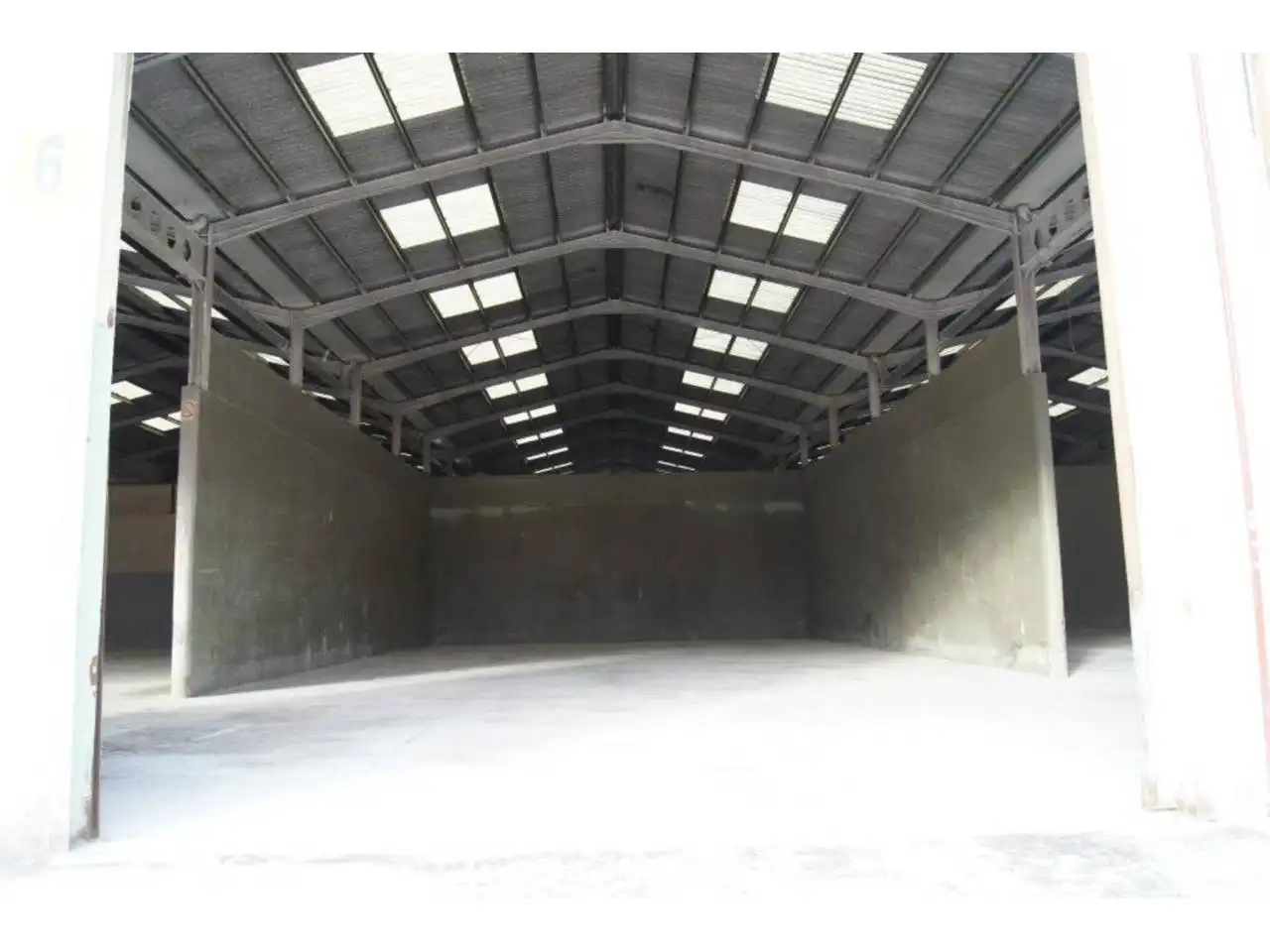 Industrial building for sale in Silla, imagen 2