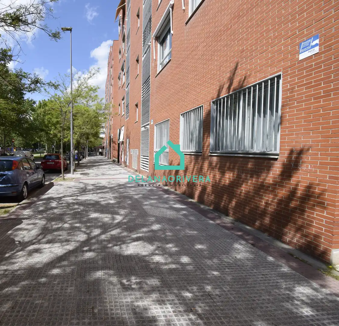 Gewerbefläche zur Miete in Paseo de la Convivencia 221M, imagen 2