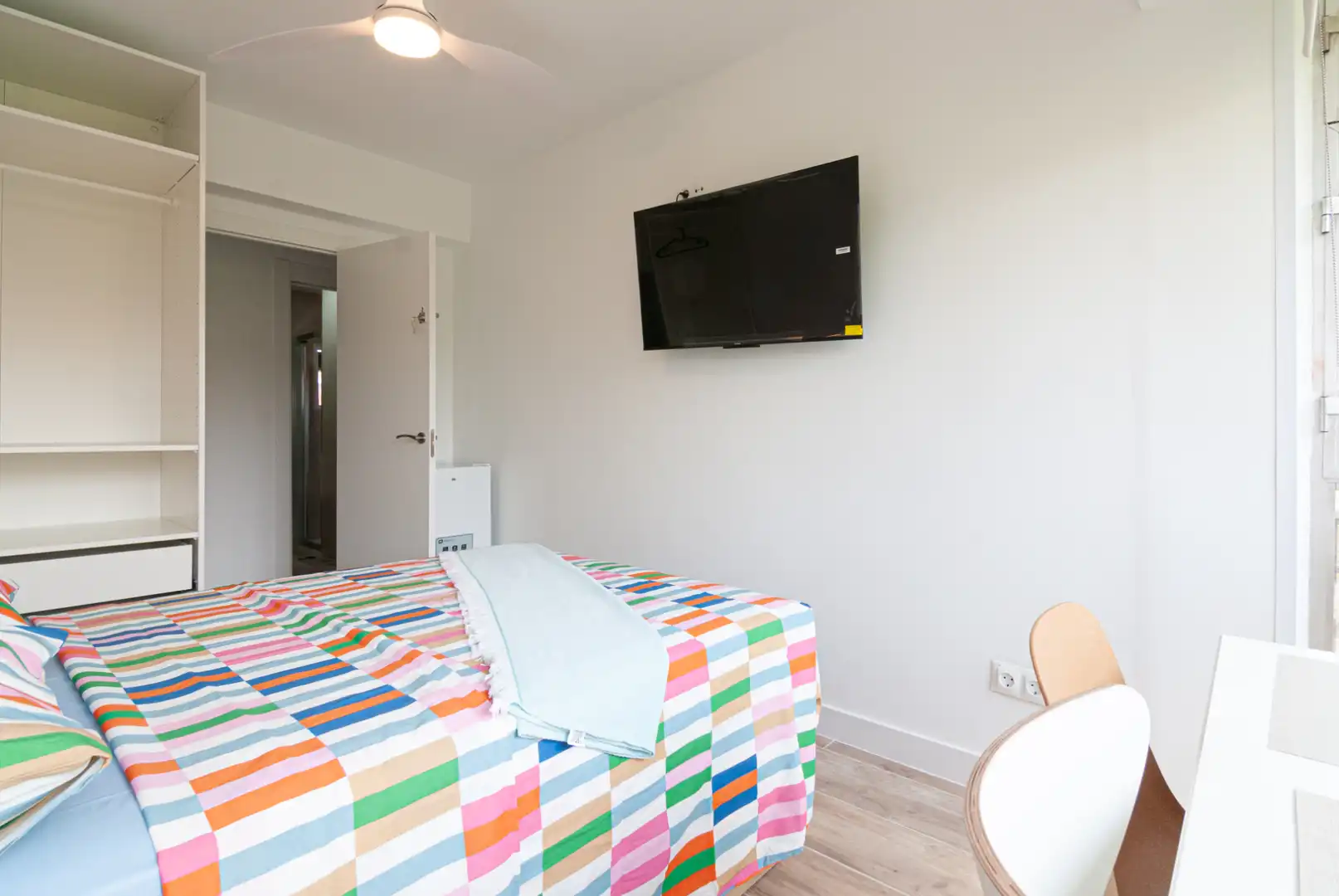 Schlafzimmer von Wohnung zur untervermieten in Madrid mit Heizung, Möbliert und Waschmaschine