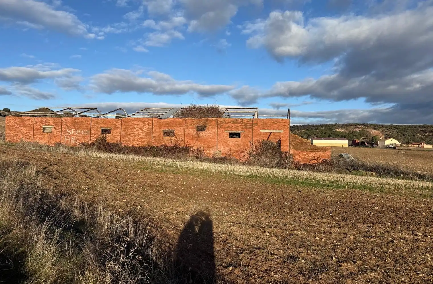 Außenansicht von Fabrik Grundstücke zum Verkauf in Caballar