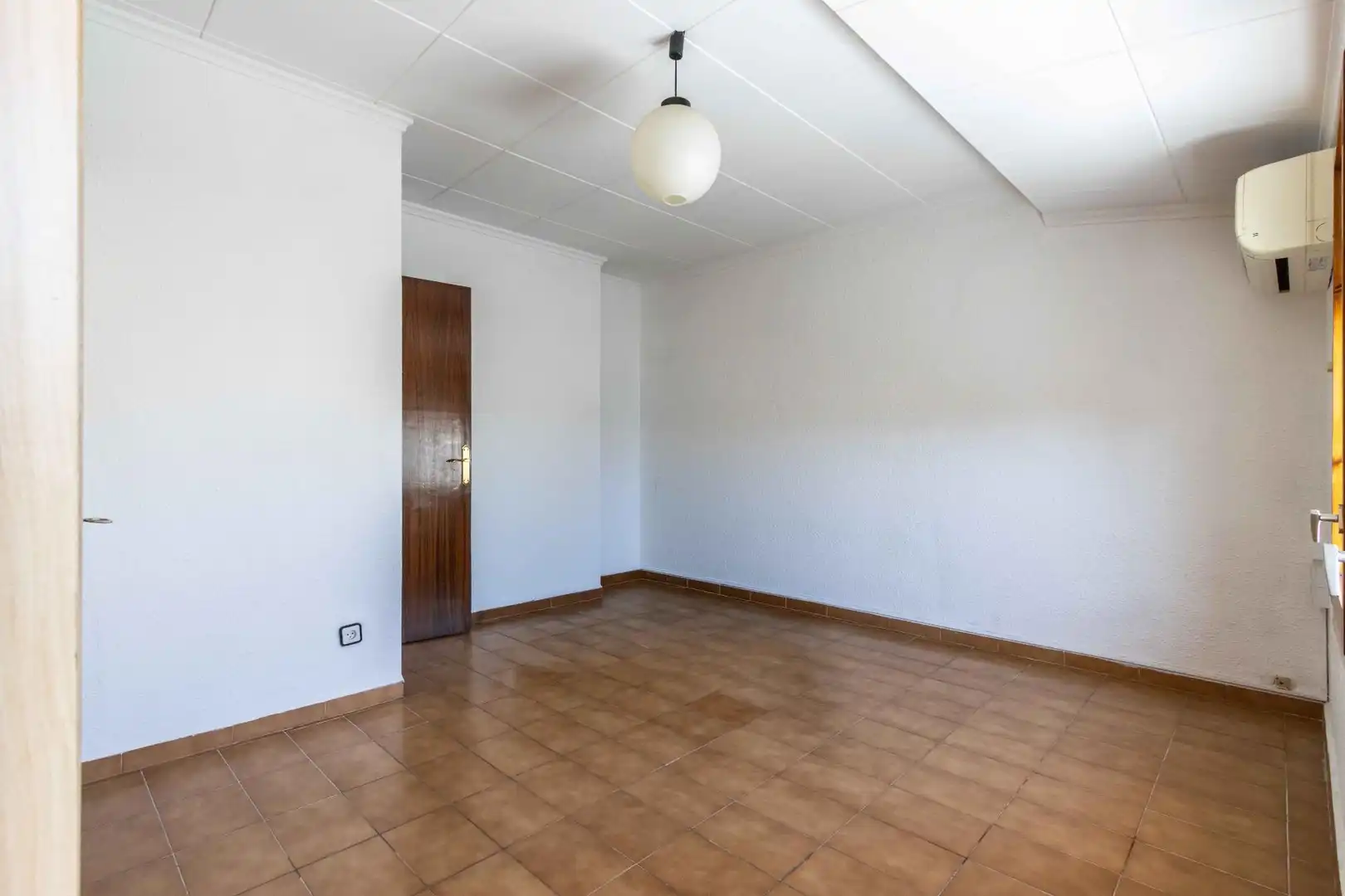 Detached homes for sale in Sabadell  with Air Conditioner and Heating