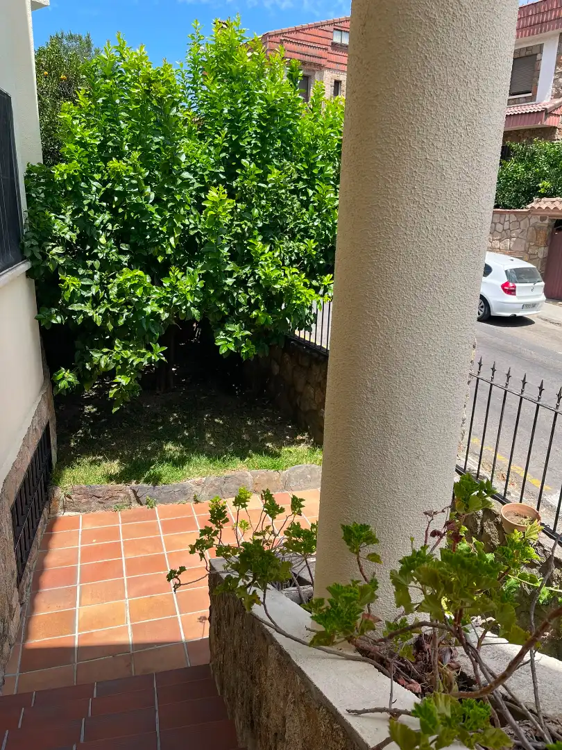 Terrassa de Casa o xalet en venda en Plasencia amb Aire condicionat, Calefacció i Jardí privat