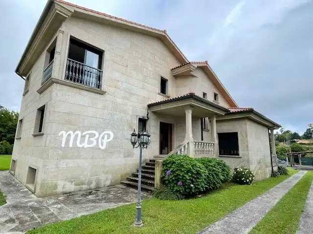 Vista exterior de Casa o xalet en venda en Pontevedra Capital  amb Moblat