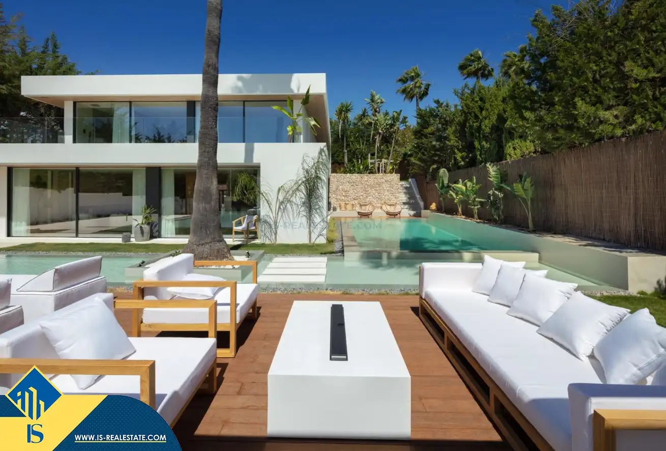 Chalet con piscina en venta en Nueva Andalucía, imagen 3