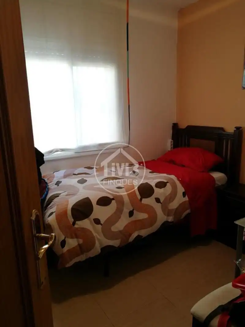 Habitación de Casa adosada en venta en Mont-roig del Camp con Aire acondicionado, Calefacción y Terraza