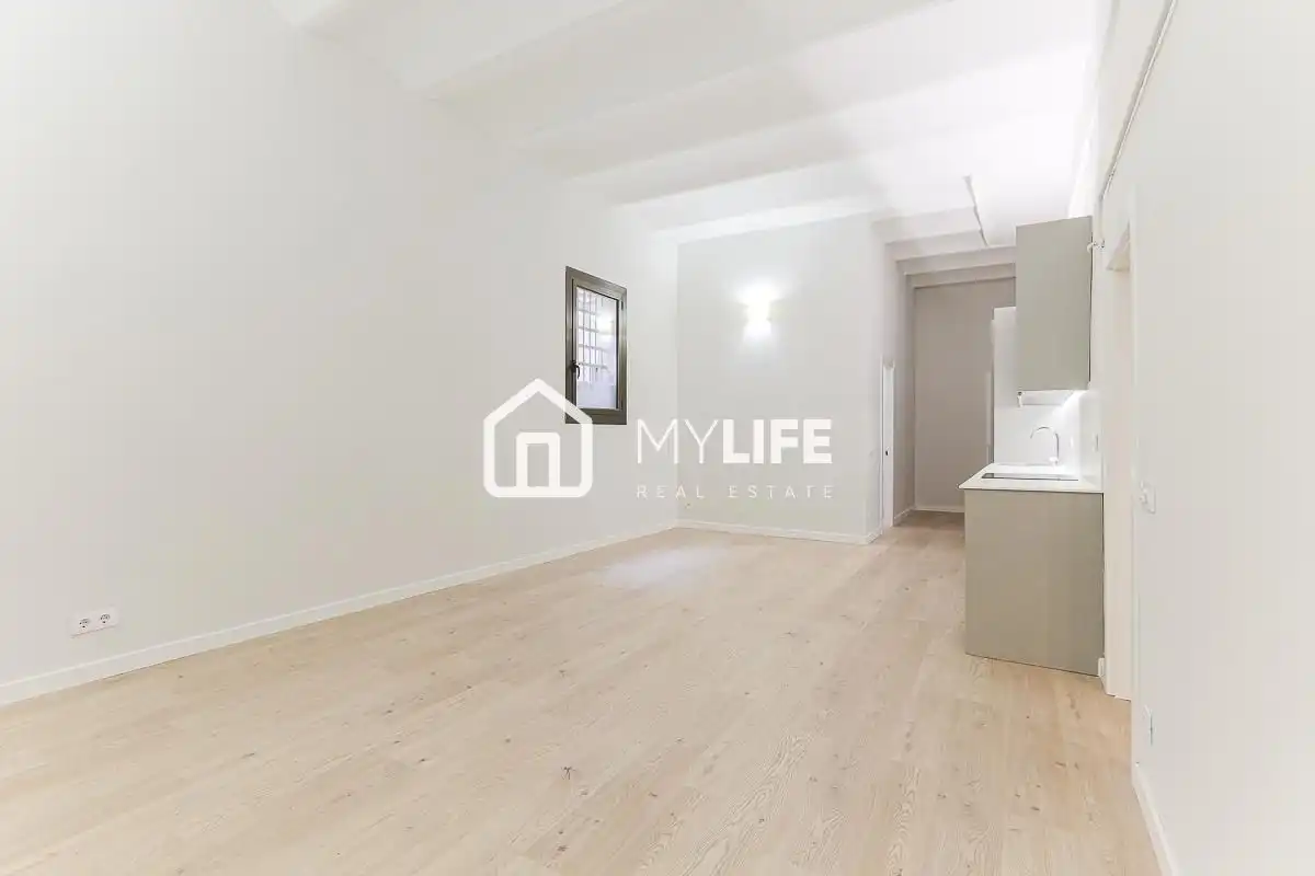 Vista exterior de Planta baja en venta en Barcelona con Aire acondicionado y Parquet