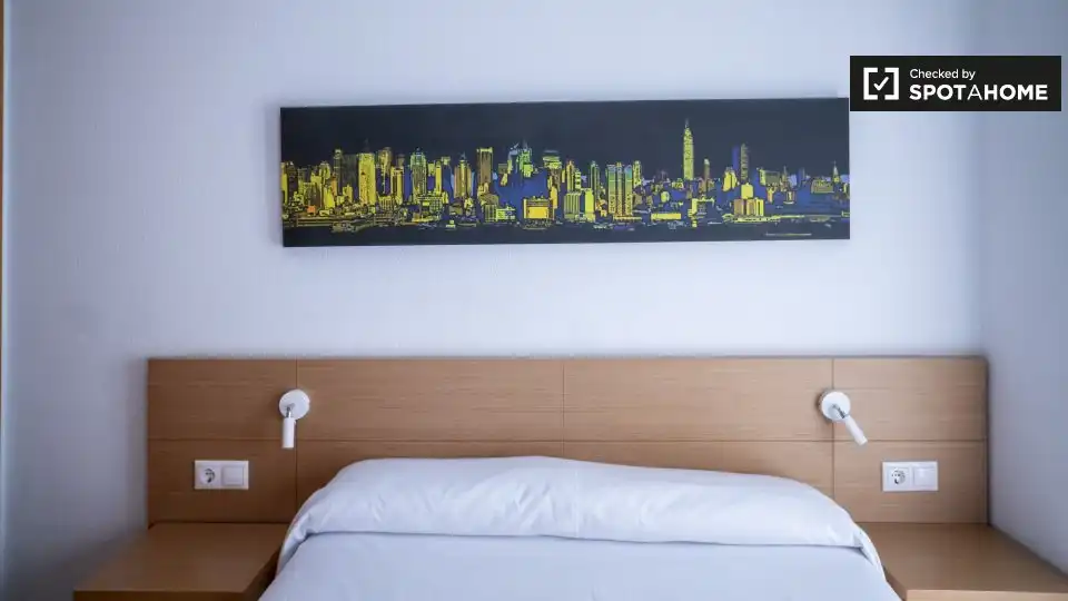 Habitación de Piso de alquiler en Valencia con Aire acondicionado, Calefacción y Amueblado