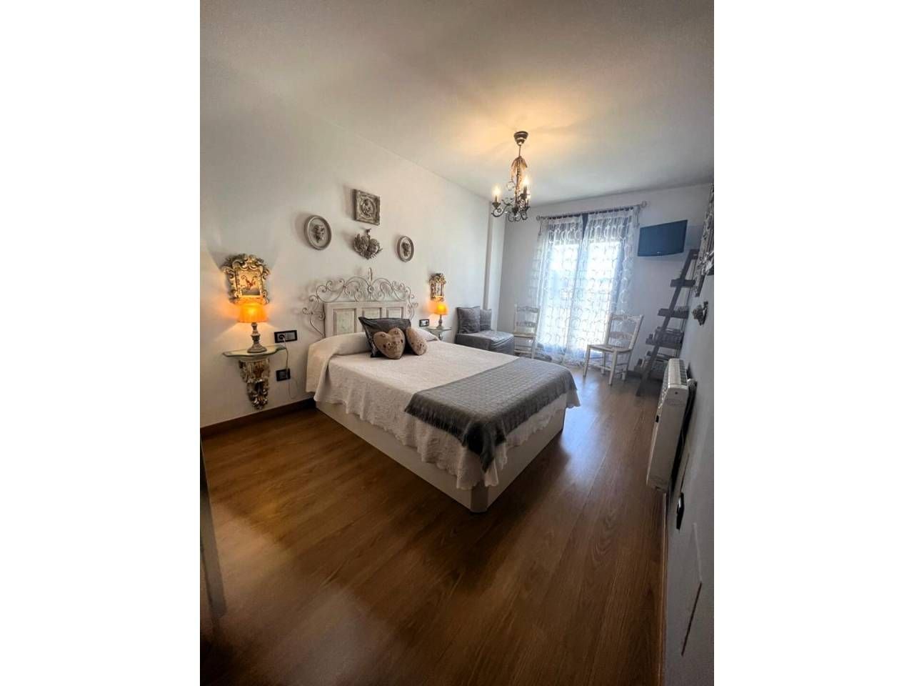 Dormitori de Apartament en venda en Navacarros amb Calefacció i Moblat