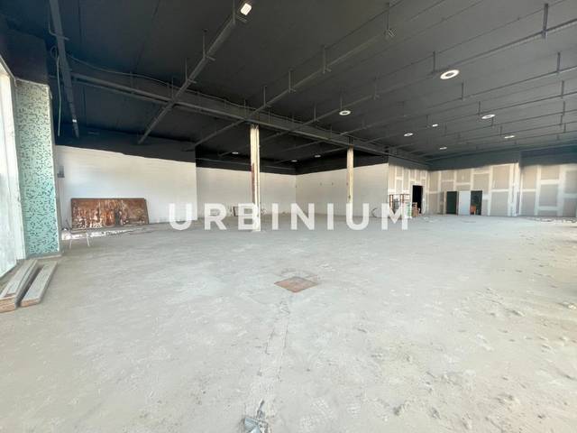 Nave industrial en Alquiler en Barri dels Escriptors