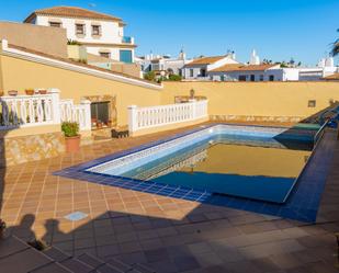 Swimming pool of House or chalet for sale in Algeciras  with Air Conditioner, Heating and Private garden