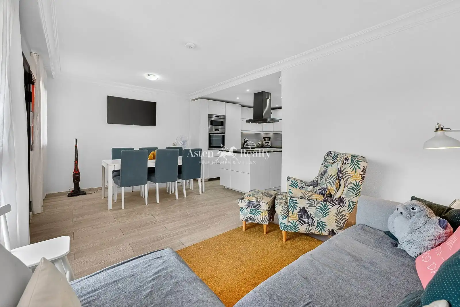 Sala de estar de Dúplex en venta en Adeje con Aire acondicionado, Terraza y Amueblado