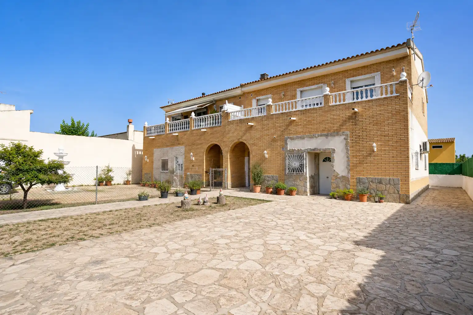 Vista exterior de Casa adosada en venta en Vila-seca con Aire acondicionado, Jardín privado y Terraza