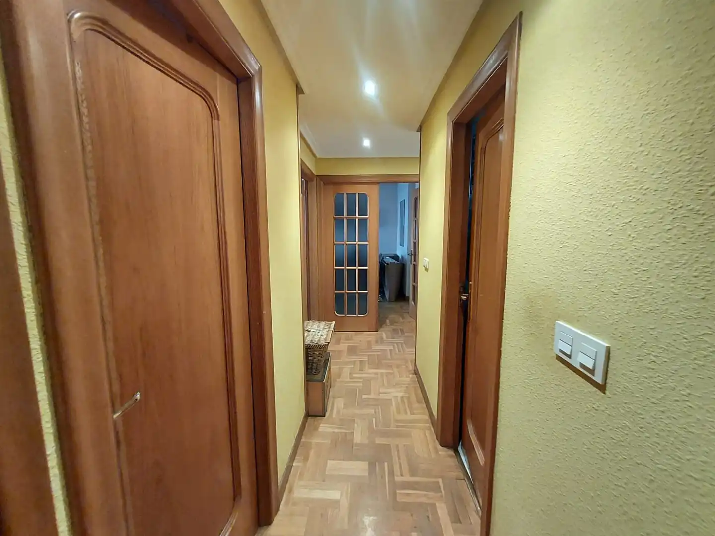 Wohnung zum Verkauf in Burgos mit Heizung, Parkett und Terrasse