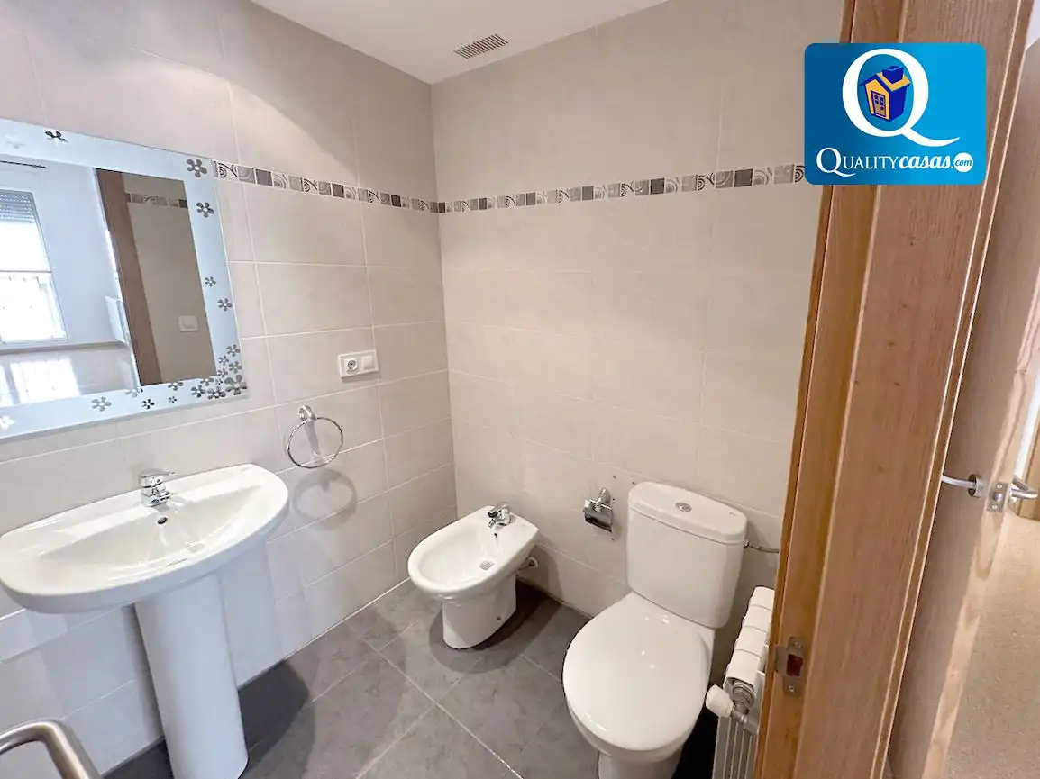 Baño de Piso en venta en Alicante / Alacant con Terraza y Trastero