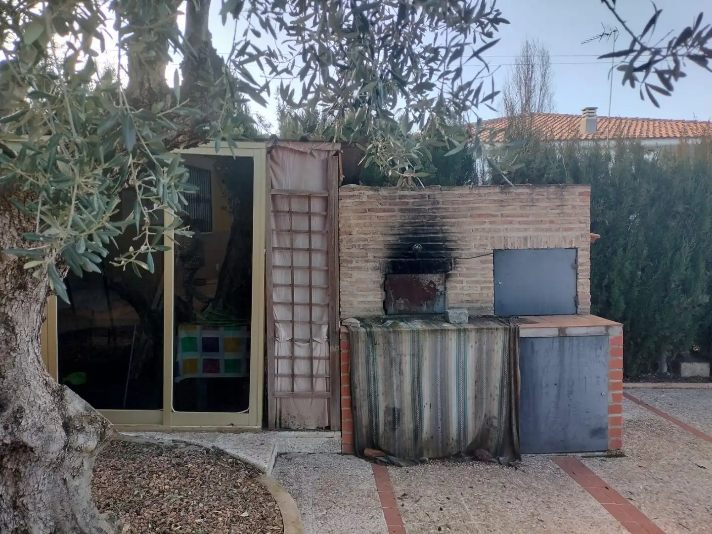 Außenansicht von Haus oder Chalet zum Verkauf in Almodóvar del Campo mit Heizung, Terrasse und Abstellraum