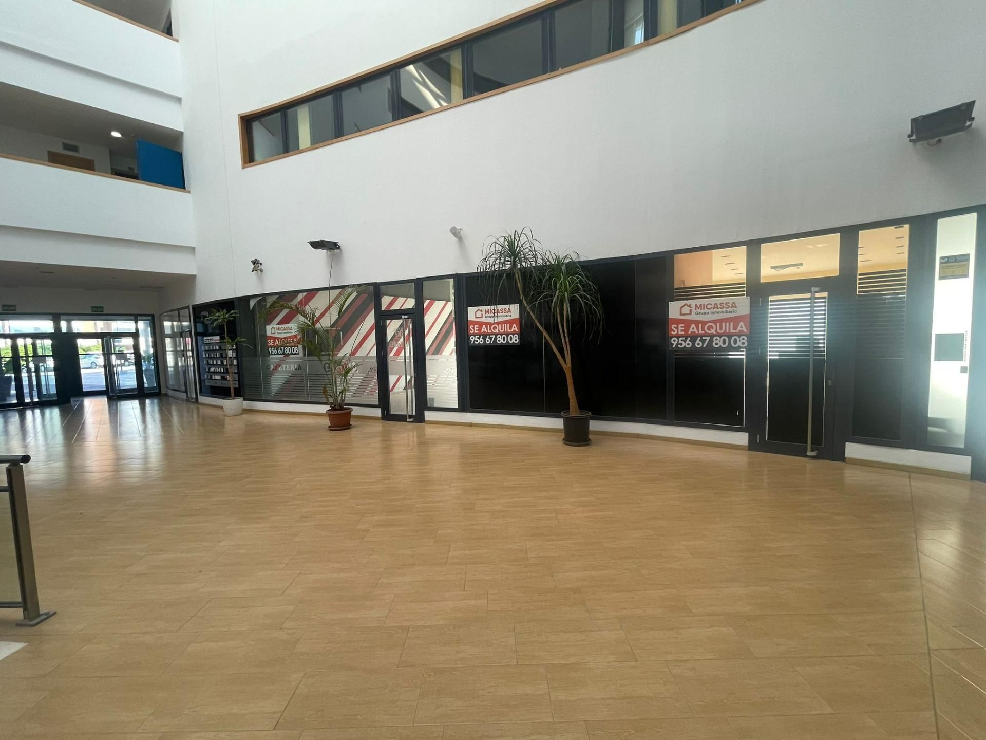 Local de alquiler en Los Barrios