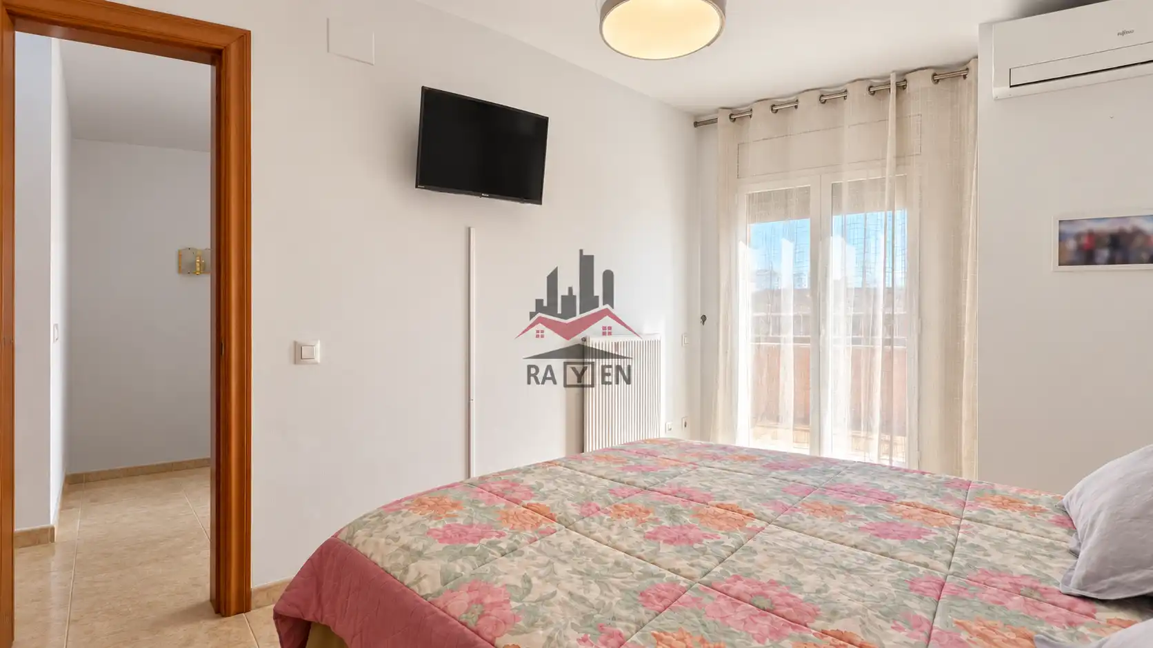 Habitación de Casa adosada en venta en Vilafant con Calefacción, Jardín privado y Terraza