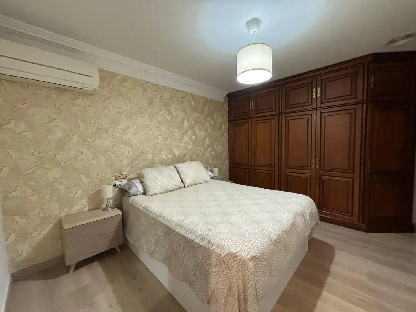 Bedroom of Flat for rent in Elche / Elx  with Air Conditioner, Parquet flooring and Storage room