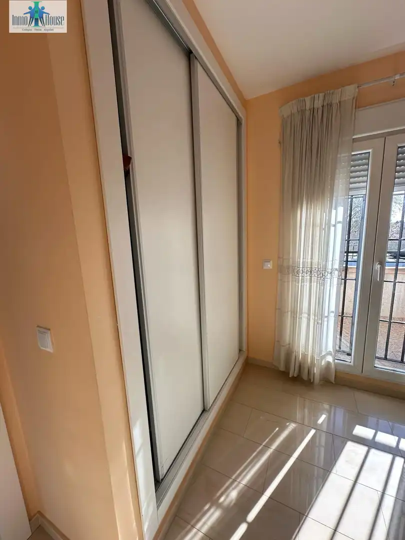 Dormitori de Casa o xalet en venda en Albacete amb Aire condicionat, Jardí privat i Parquet
