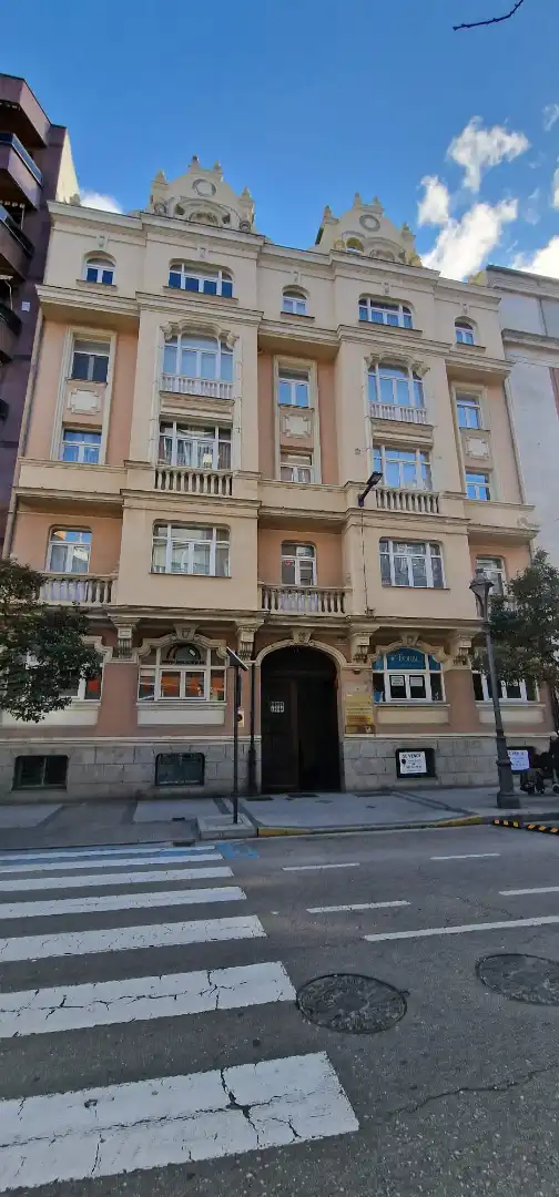 Local comercial de lloguer a Calle Gamazo 11