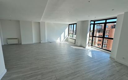 Living room of Attic to rent in  Madrid Capital  with Air Conditioner, Heating and Storage room
