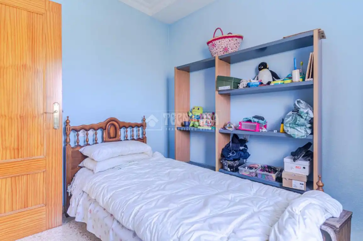 Habitación de Casa adosada en venta en Motril con Calefacción y Terraza