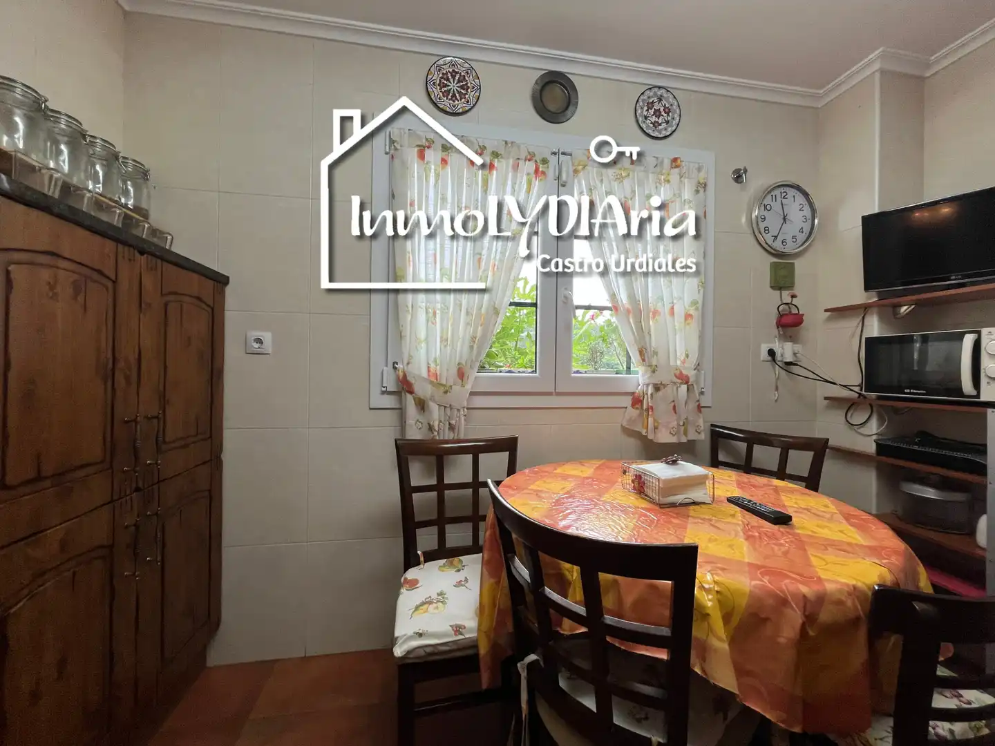 Comedor de Casa o chalet en venta en Castro-Urdiales con Calefacción, Jardín privado y Parquet