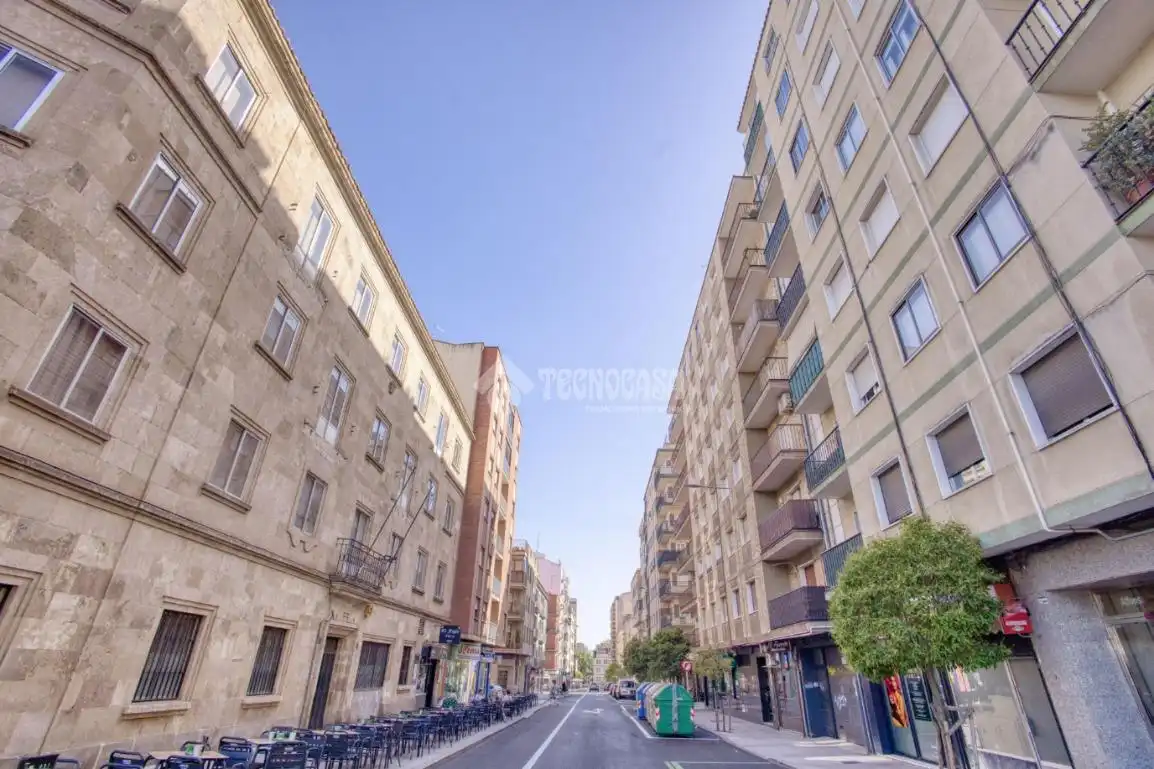 Vista exterior de Piso en venta en Salamanca con Calefacción y Balcón
