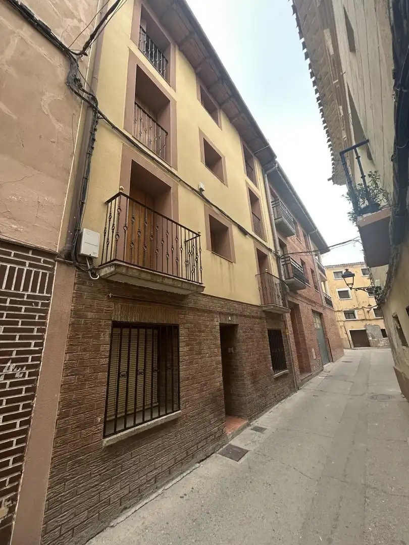 Exterior view of Flat for sale in Valtierra  with Air Conditioner, Parquet flooring and Storage room