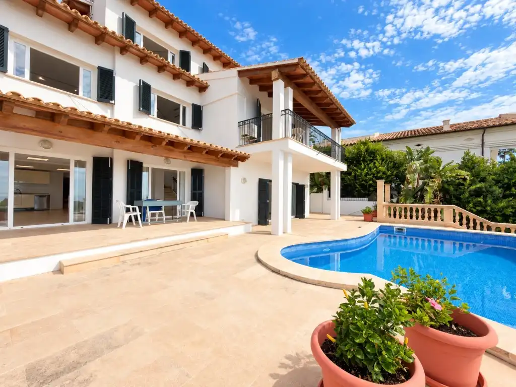 Casa con piscina en alquiler en Portals Nous