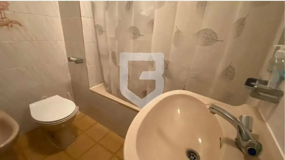 Bany de Pis en venda en Benicasim / Benicàssim amb Jardí privat, Terrassa i Piscina