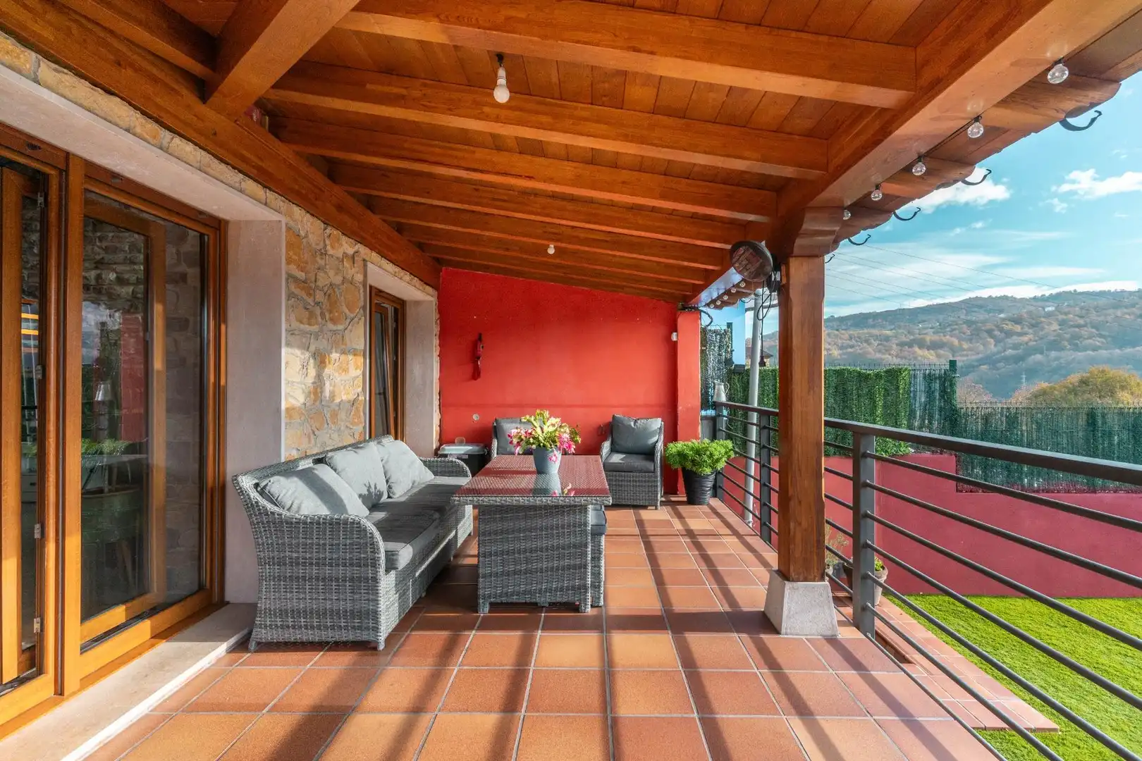 Terrassa de Casa o xalet en venda en Langreo amb Calefacció, Jardí privat i Terrassa