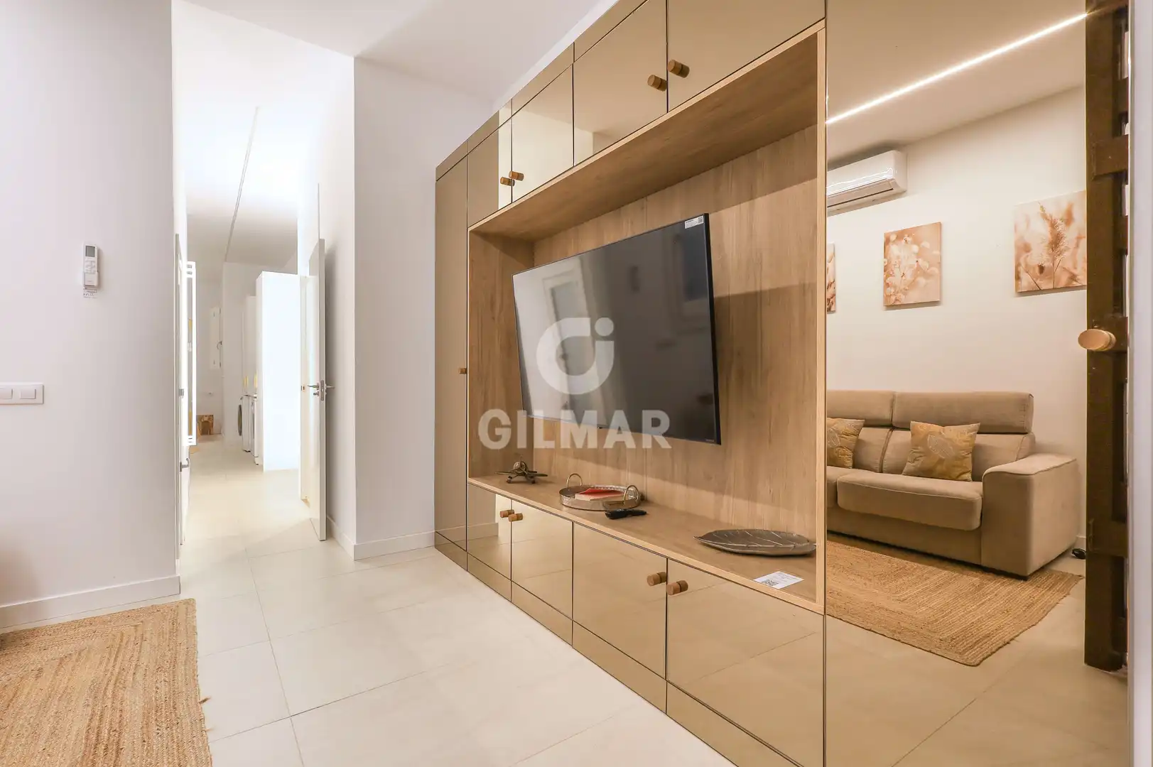Sala d'estar de Pis en venda en Madrid amb Calefacció i Moblat