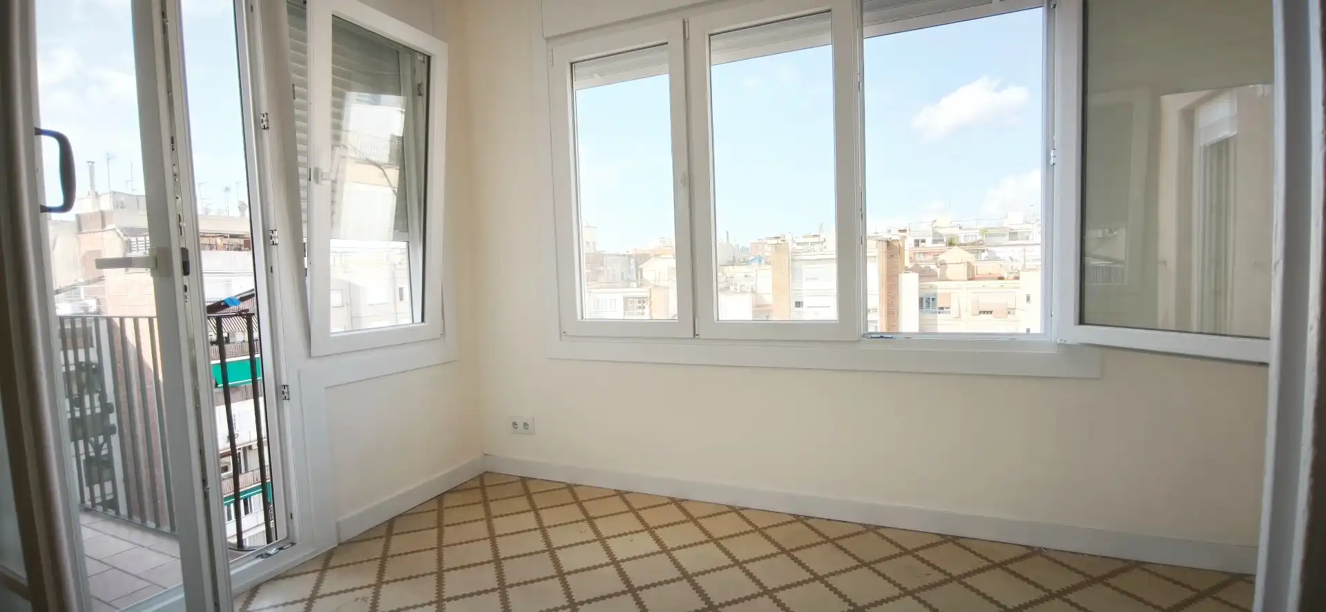 Penthouse with terrace to rent in Carrer de Muntaner, imagen 12