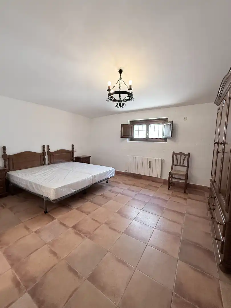 Dormitori de Casa o xalet en venda en El Bonillo amb Calefacció, Jardí privat i Terrassa