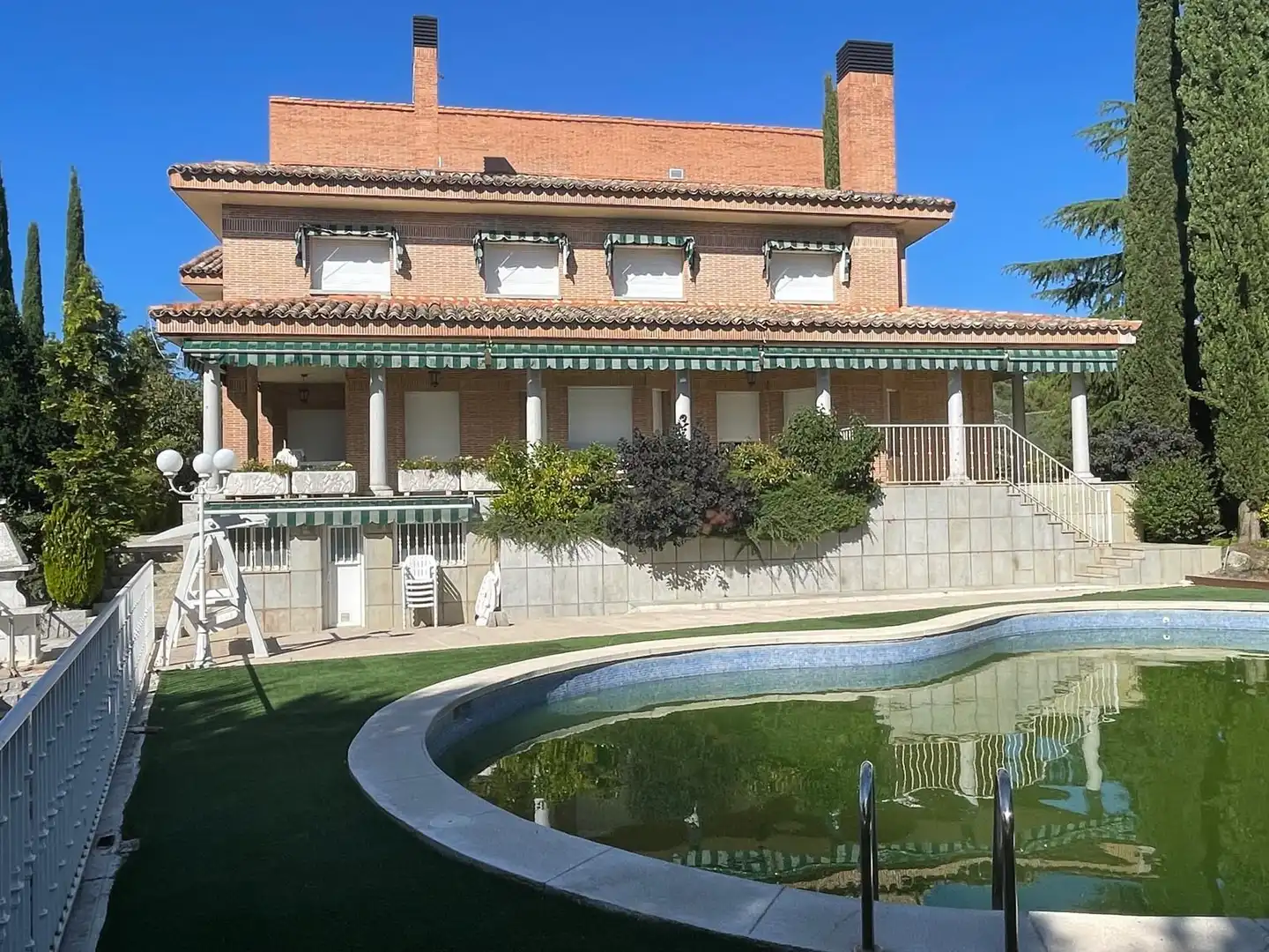 Vista exterior de Casa o chalet en venta en Torrelodones con Aire acondicionado, Calefacción y Jardín privado