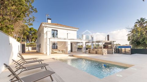 Chalet independiente a la venta en Campolivar