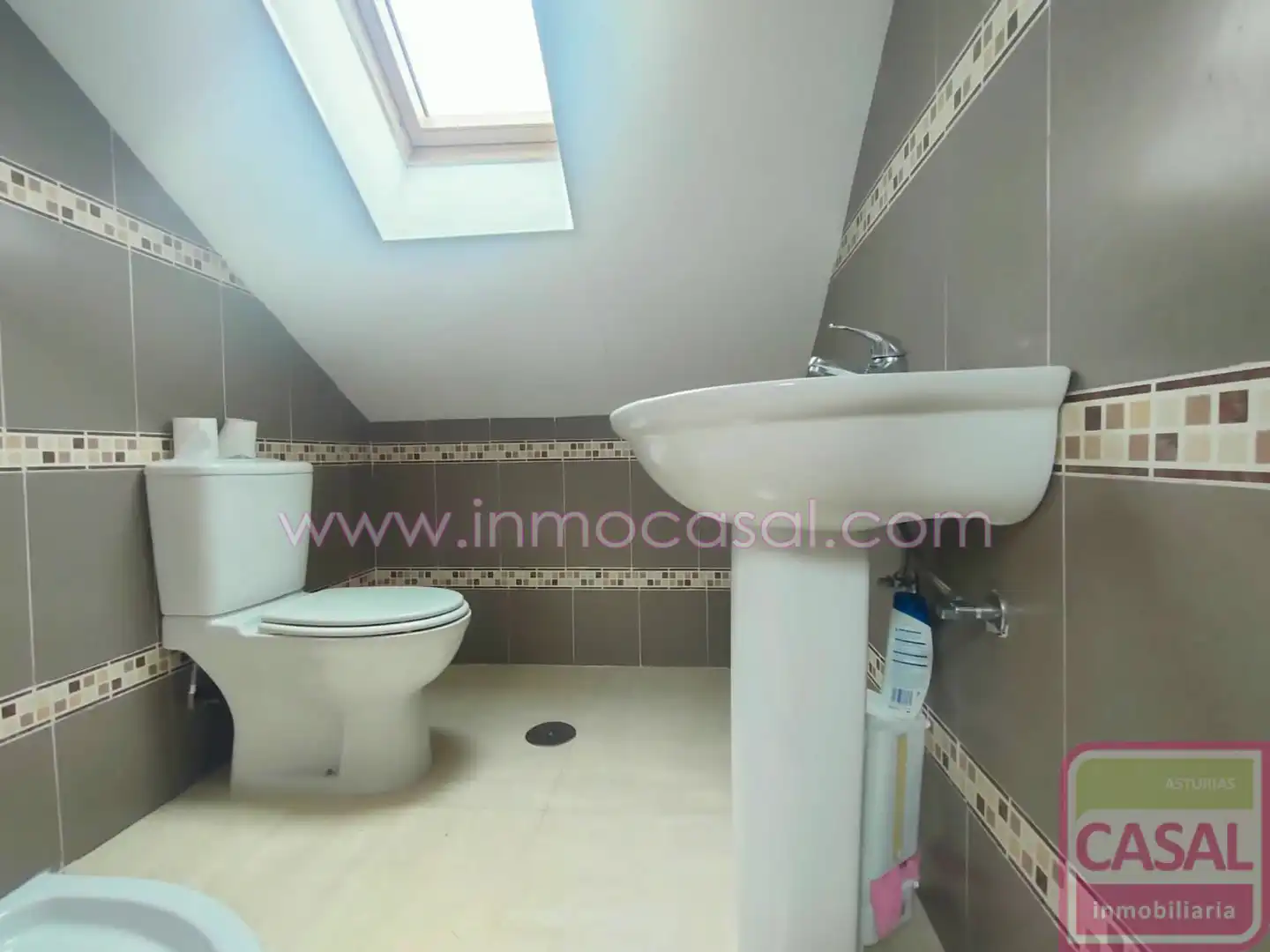 Baño de Casa o chalet en venta en Avilés con Calefacción y Terraza