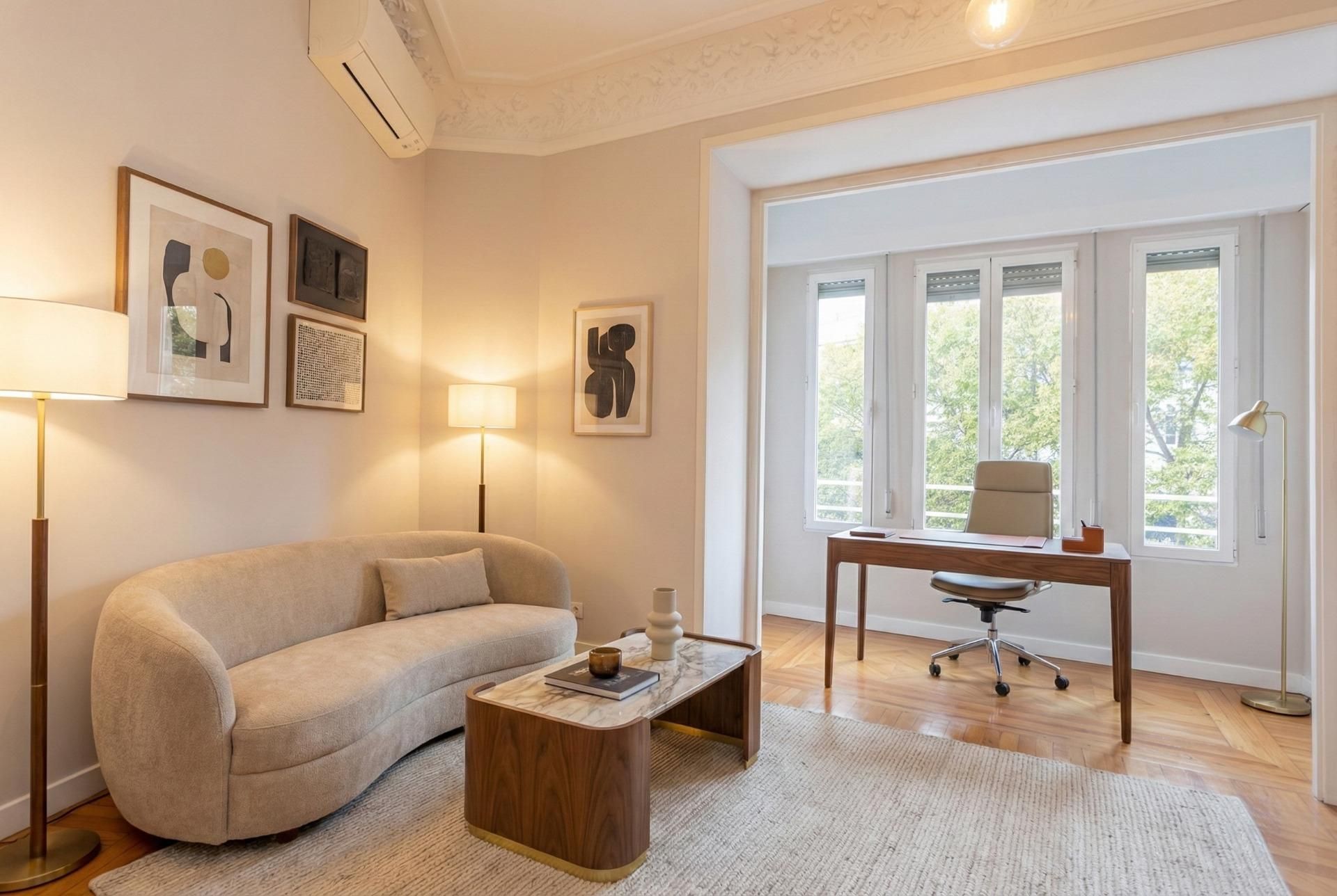 Living room of Flat for sale in  Madrid Capital  with Air Conditioner, Heating and Balcony