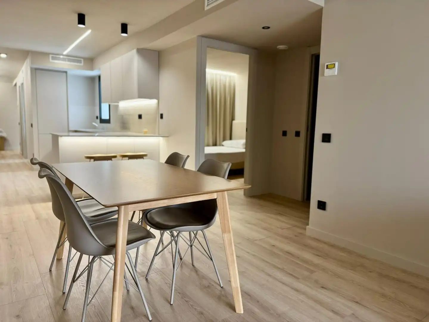 Comedor de Piso de alquiler en Barcelona con Aire acondicionado, Calefacción y Amueblado
