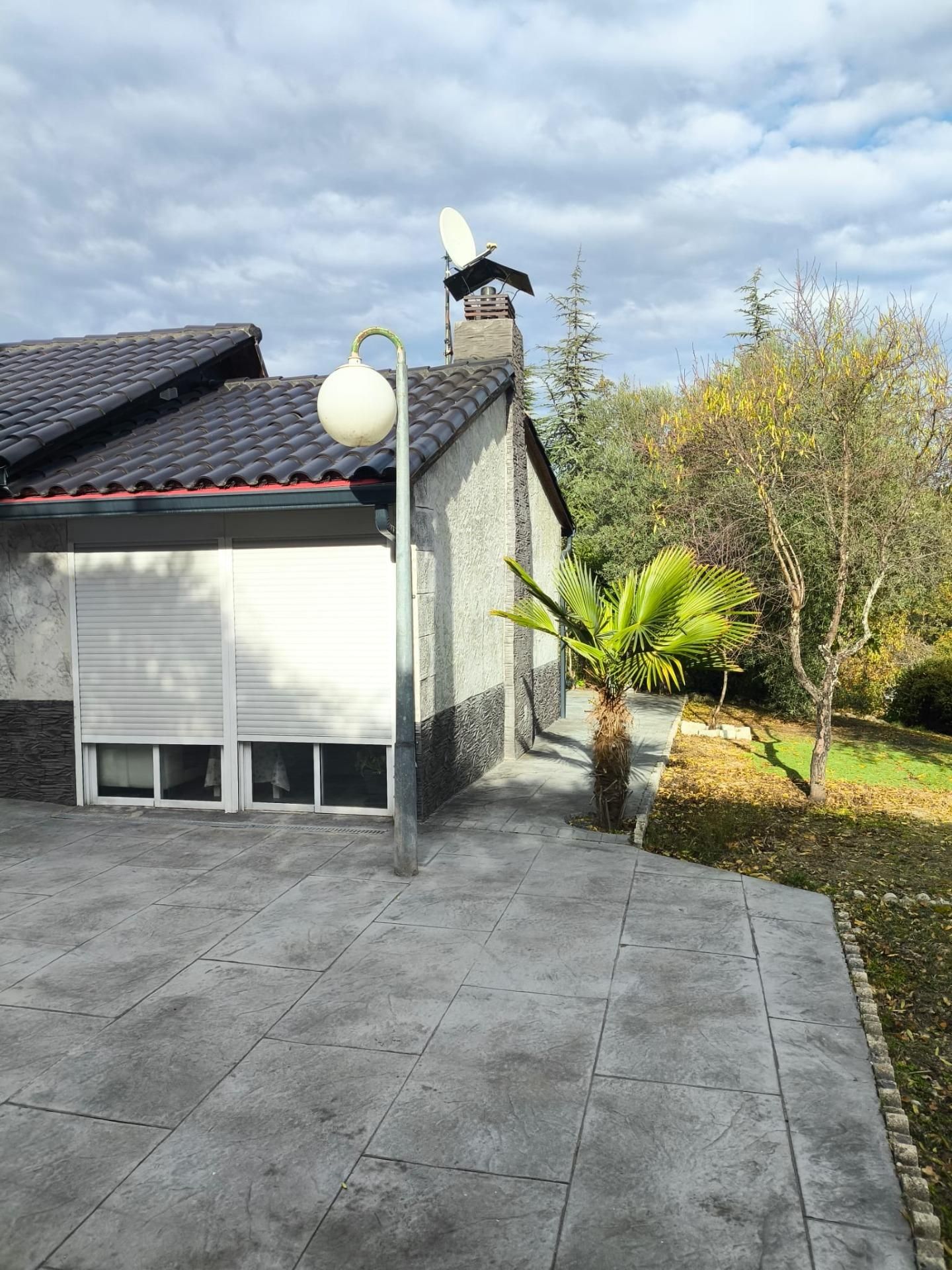 Exterior view of House or chalet for sale in Villalbilla