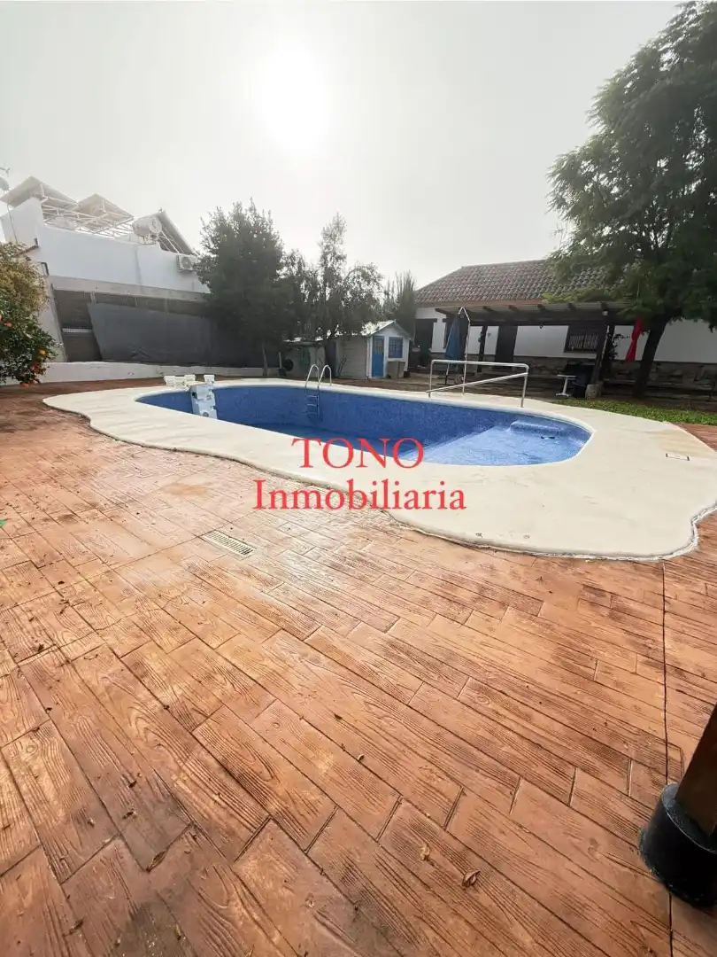Piscina de Casa o chalet en venta en Écija con Aire acondicionado, Calefacción y Jardín privado