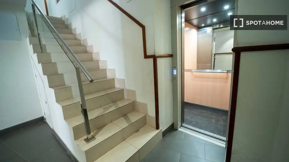 Room in Cuatro Caminos
