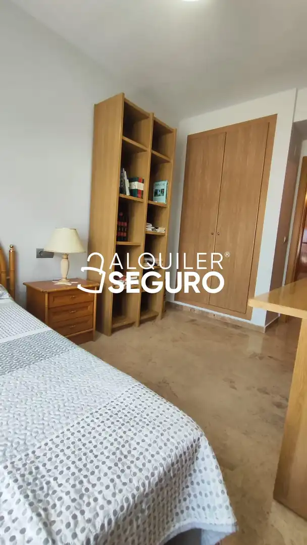 Bedroom of Flat for rent in Torrent  with Air Conditioner, Terrace and Storage room